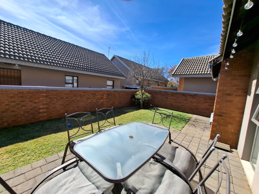 2 Bedroom Property for Sale in Heuwelsig Free State
